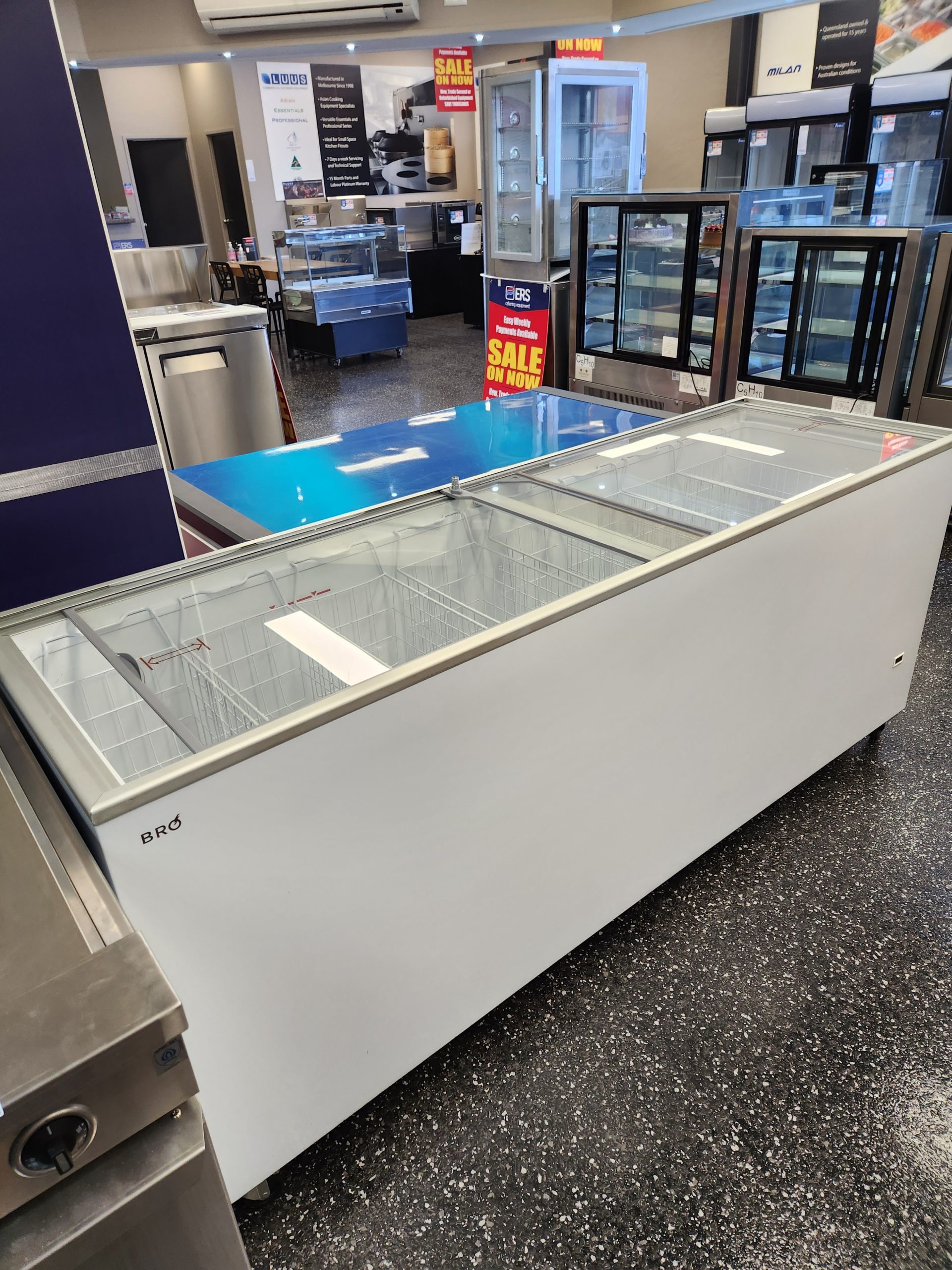 glass top chest freezer